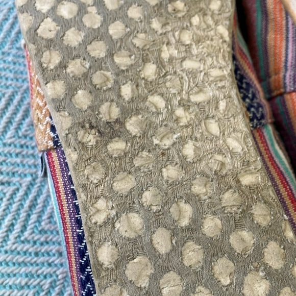 Toms size 8 women’s Colorful Striped Canvas Slip-Ons - fair condition - Picture 5 of 15